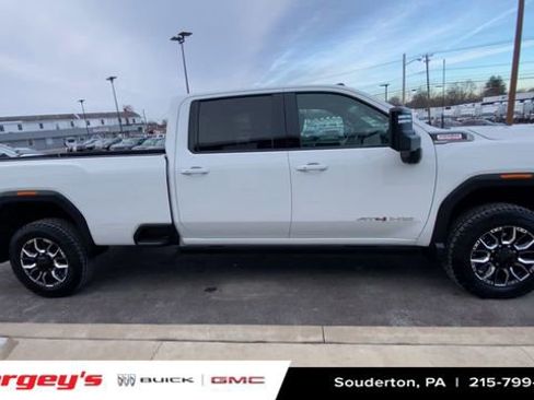 Certified 2022 GMC Sierra 3500 AT4 image 11