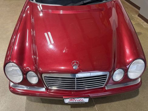 Used 1999 Mercedes-Benz E 320 Sedan image 57