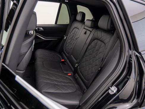 Certified 2025 BMW X5 xDrive50e w/ M Sport Package image 17