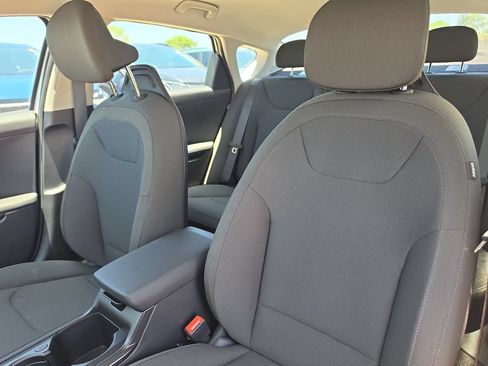 New 2026 Kia K4 FWD image 21