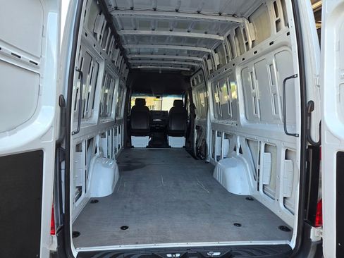 Used 2021 Mercedes-Benz Sprinter 2500 w/ Driver Convenience Package image 26