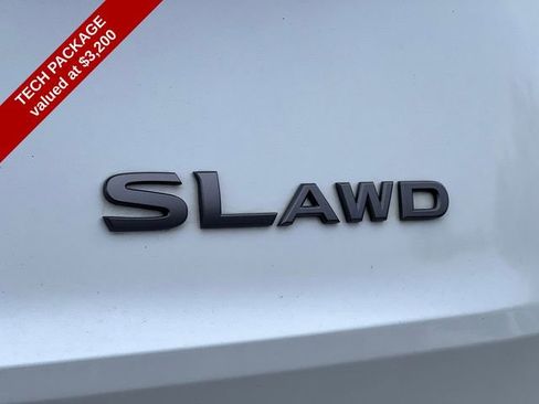 Used 2025 Nissan Rogue SL w/ Tech Package AWD/4WD image 2