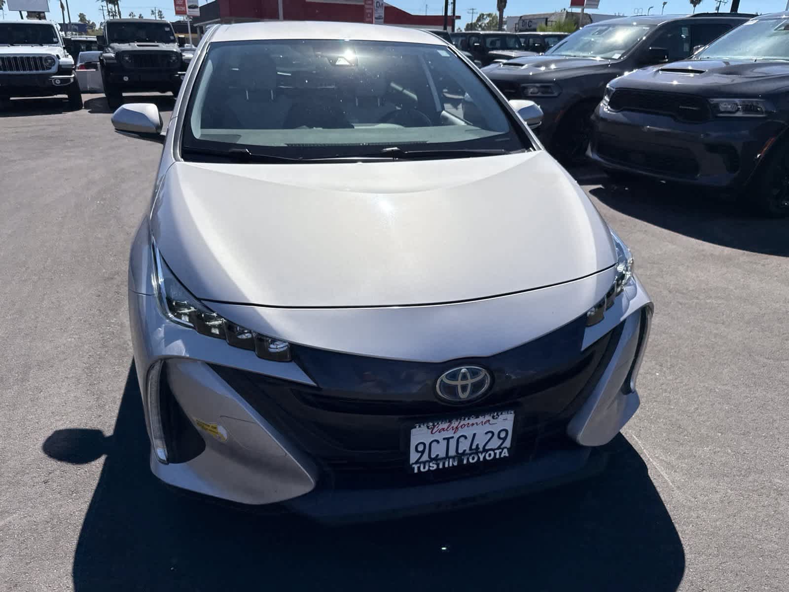 Used 2022 Toyota Prius Prime XLE FWD image 4