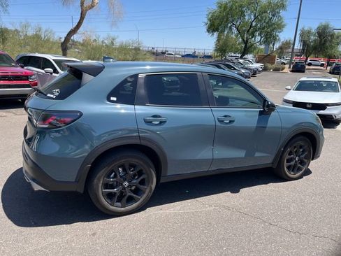 Used 2025 Honda HR-V Sport image 5