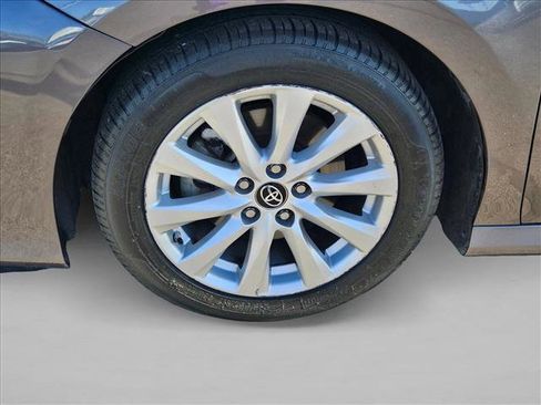 Used 2019 Toyota Camry LE FWD image 22