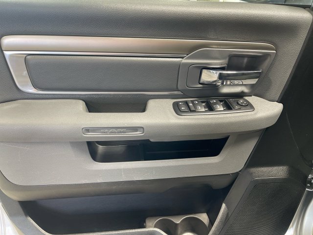 Used 2017 RAM 1500 Classic SLT RWD image 14