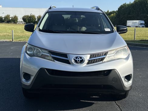 Used 2015 Toyota RAV4 LE FWD image 3
