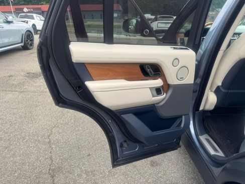 Used 2019 Land Rover Range Rover HSE AWD/4WD image 18
