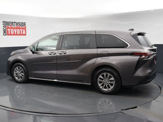 Used 2022 Toyota Sienna XLE video 2