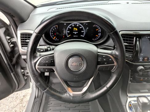 Used 2020 Jeep Grand Cherokee Altitude image 15