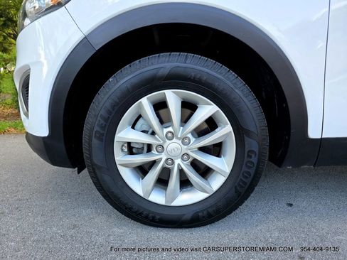 Used 2017 Kia Sorento LX image 51