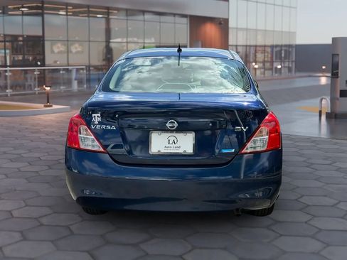 Used 2012 Nissan Versa SV FWD image 5