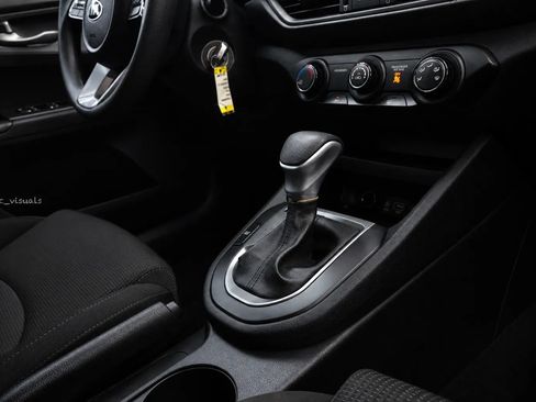 Used 2020 Kia Forte LXS FWD image 6