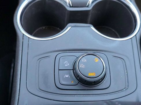 Used 2024 GMC Terrain SLE AWD/4WD image 15