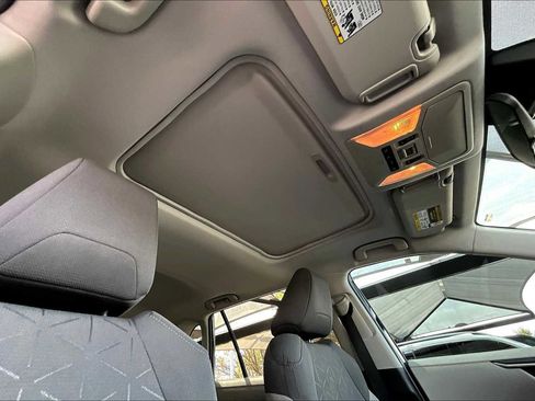 Used 2021 Toyota RAV4 XLE image 13