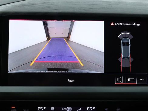 Used 2025 Audi Q4 e-tron Premium image 18