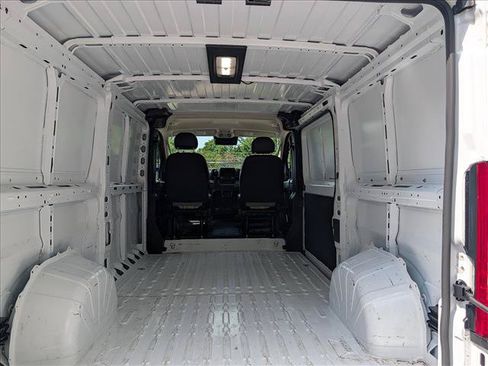 Used 2025 RAM ProMaster 2500 w/ Convenience Group FWD image 17