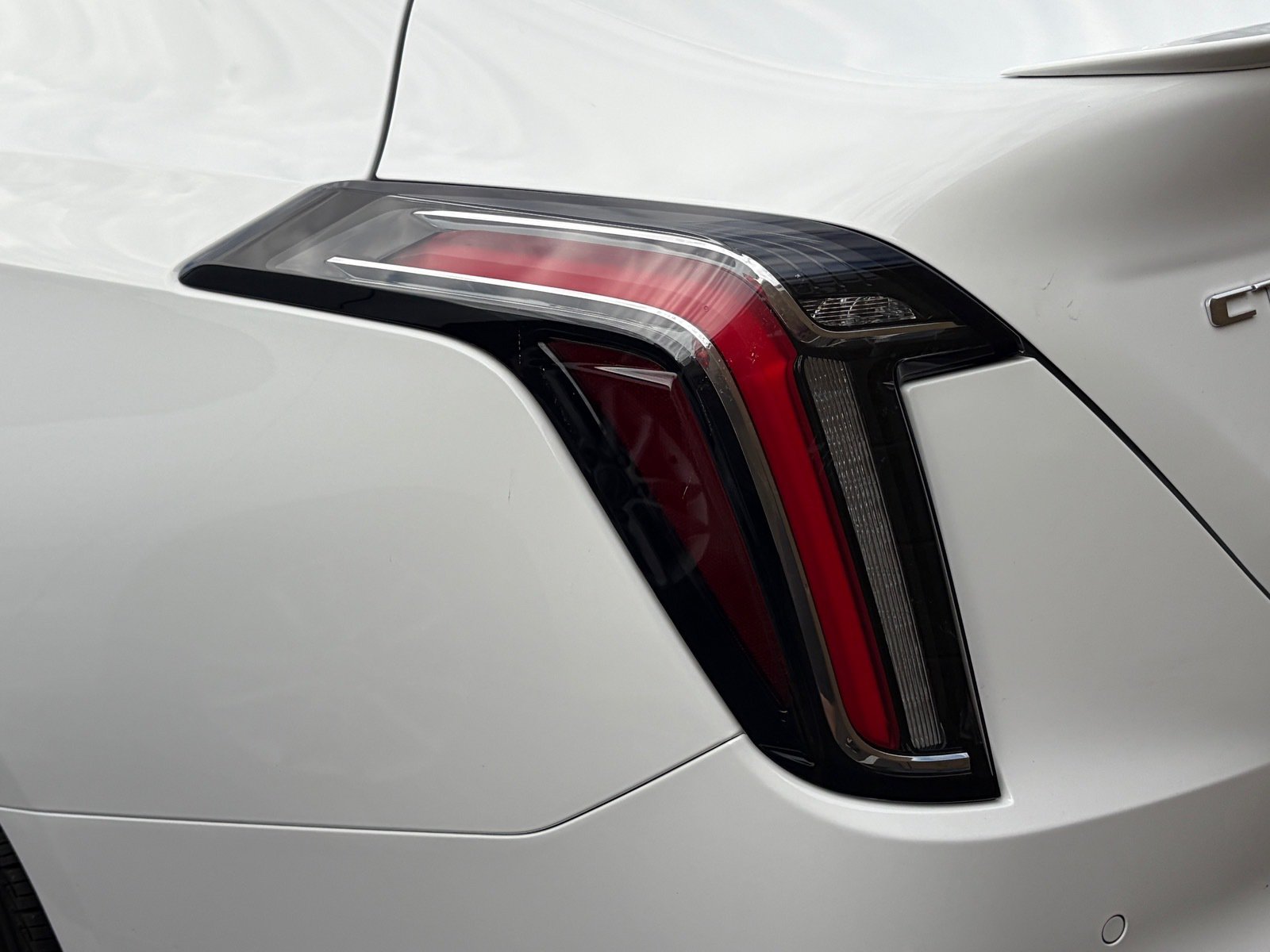 Used 2020 Cadillac CT4 V w/ Climate Package RWD image 9