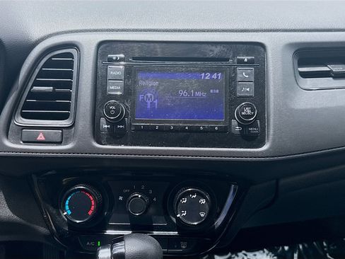 Used 2021 Honda HR-V LX image 12