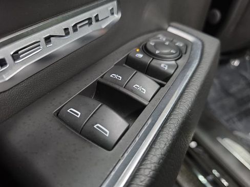 Used 2023 GMC Sierra 1500 Denali w/ Denali Reserve Package AWD/4WD image 27