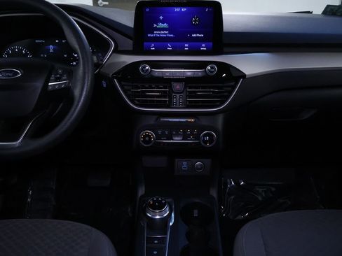 Used 2020 Ford Escape SE image 17