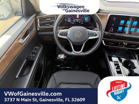 Certified 2025 Volkswagen Atlas SE image 16
