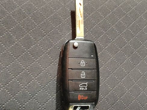 Used 2020 Kia Sorento L image 32