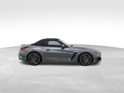 Certified 2025 BMW Z4 M40i w/ Edition image 6
