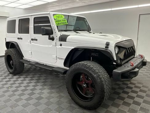 Used 2016 Jeep Wrangler Unlimited Rubicon AWD/4WD image 3