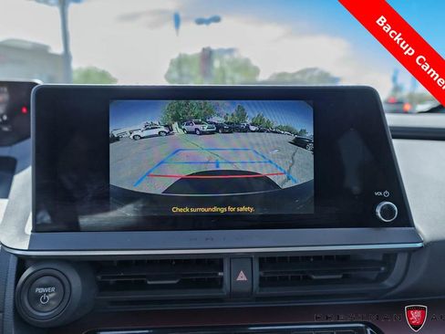 Used 2024 Toyota Prius Prime FWD image 11