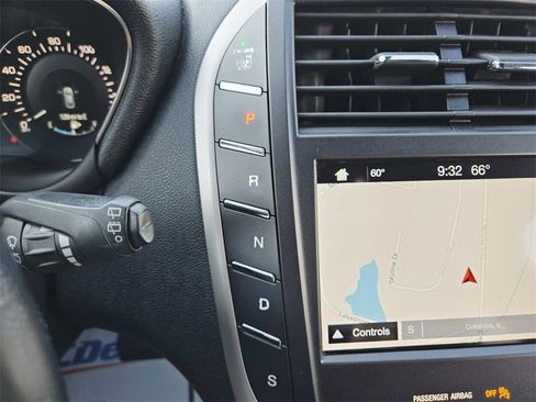 Used 2017 Lincoln MKC Reserve image 31