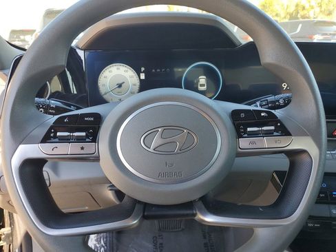 Used 2024 Hyundai Elantra SEL image 19