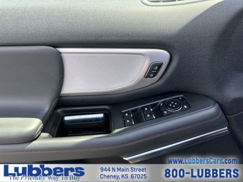 Used 2025 Ford Expedition Active AWD/4WD image 13