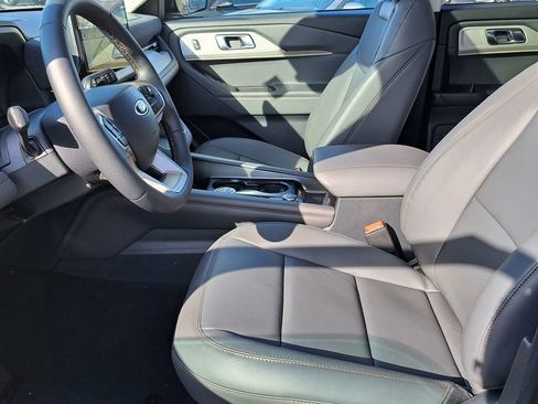 New 2026 Ford Explorer Active w/ Active Comfort Package image 12