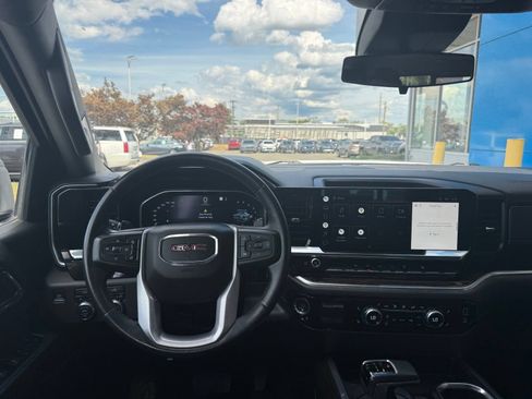 Used 2022 GMC Sierra 1500 Elevation w/ Preferred Package AWD/4WD image 2