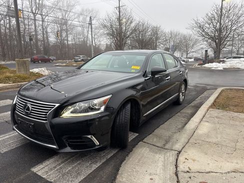 Used 2014 Lexus LS 460 AWD w/ Comfort Package image 3