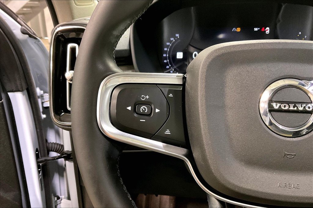 Certified 2024 Volvo XC40 B5 Core AWD/4WD image 12