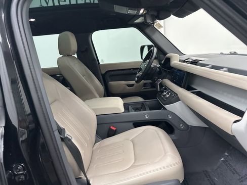 Used 2022 Land Rover Defender 110 SE image 26