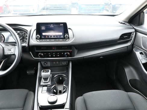 Used 2024 Nissan Rogue S AWD/4WD image 21