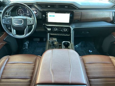 Used 2024 GMC Sierra 1500 Denali Ultimate AWD/4WD image 12