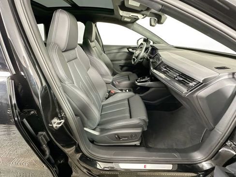 Used 2025 Audi Q4 e-tron Premium Plus w/ Premium Plus image 29
