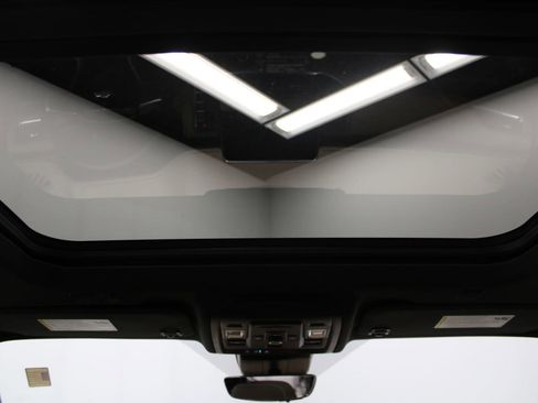 Used 2023 Chevrolet Tahoe Premier image 21