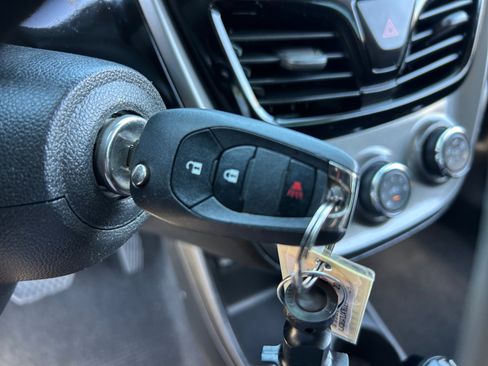 Used 2020 Chevrolet Spark LT FWD image 28
