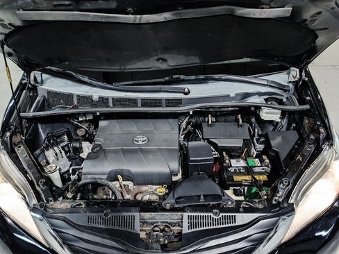 Used 2015 Toyota Sienna LE FWD image 51
