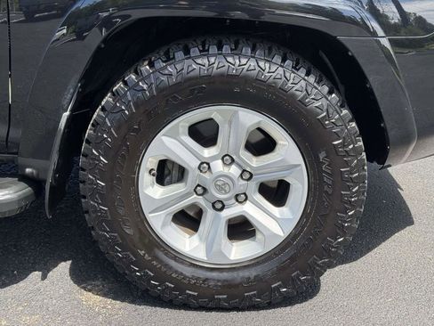 Used 2022 Toyota 4Runner SR5 Premium w/ Moonroof Package RWD image 27