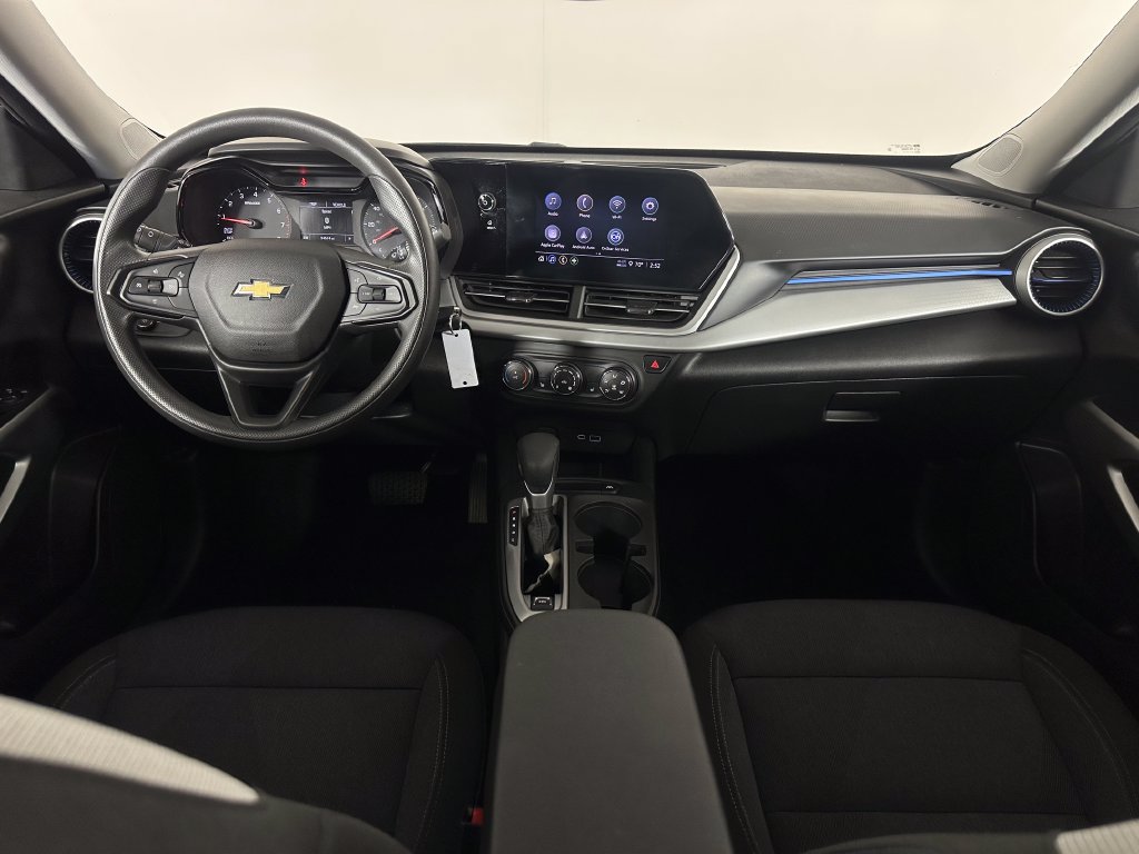 Used 2024 Chevrolet Trax LS w/ LS Convenience Package FWD image 10