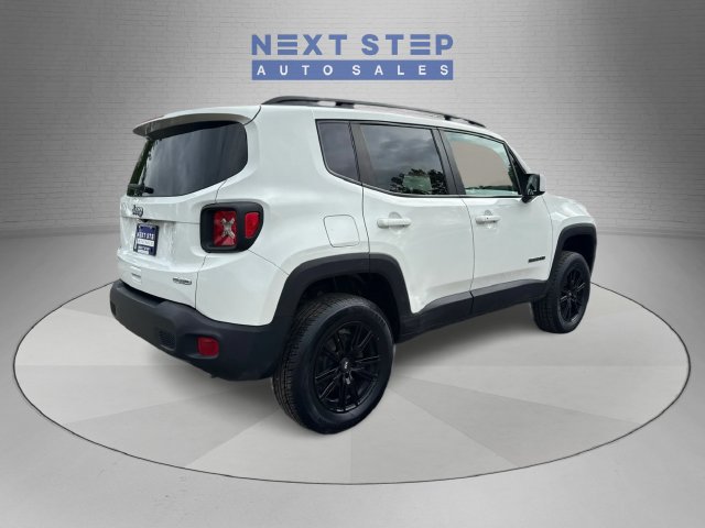 Used 2021 Jeep Renegade Latitude AWD/4WD image 8
