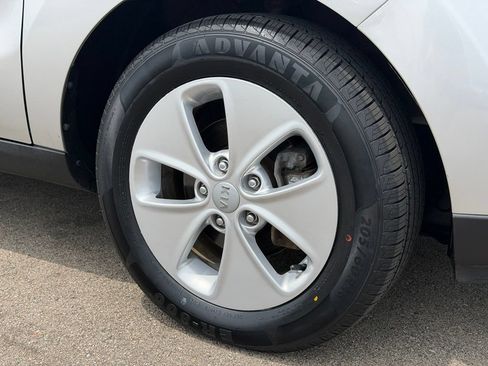 Used 2016 Kia Soul FWD image 26