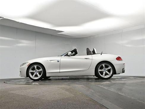 Used 2012 BMW Z4 sDrive28i image 26