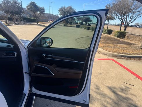 Used 2021 Kia Telluride SX w/ SX Prestige Package image 17